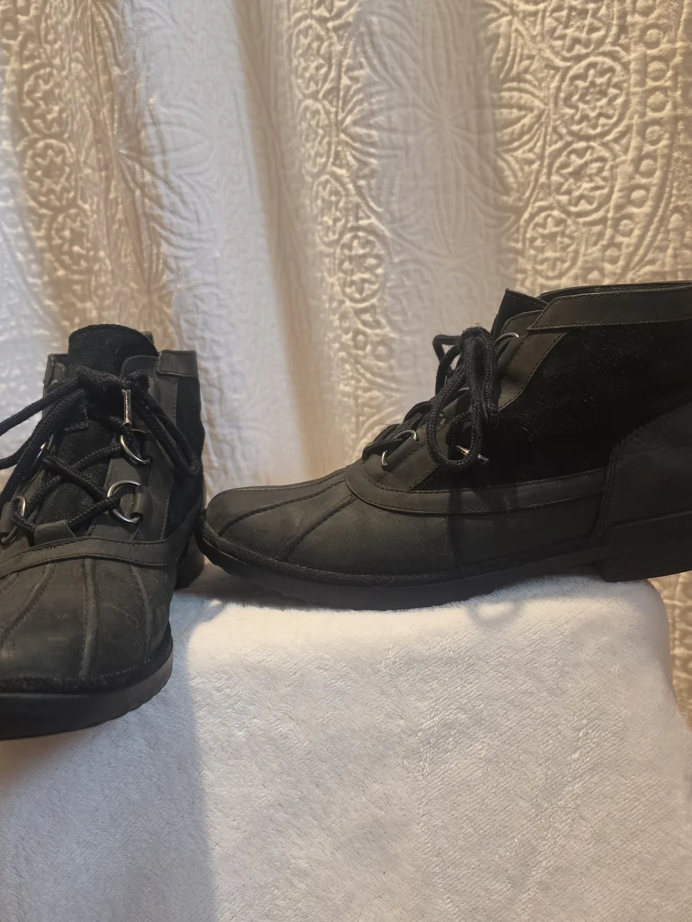 UGG Women's Heather Waterproof Duck Boot 11 Black Outdoor Nature Gorpcore